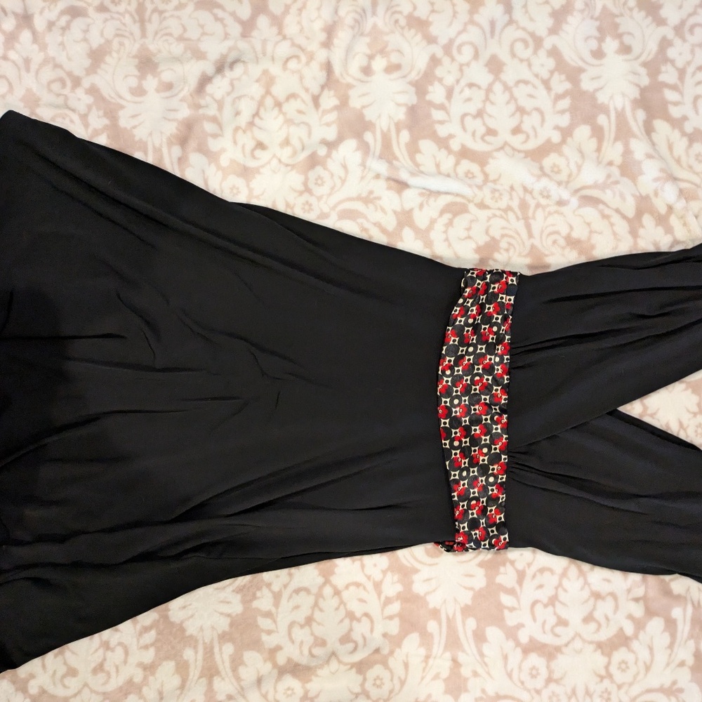 Roulette Black V-Neck Dress-Red Patterned Silky Sash-Size Medium-Cap Sleeves